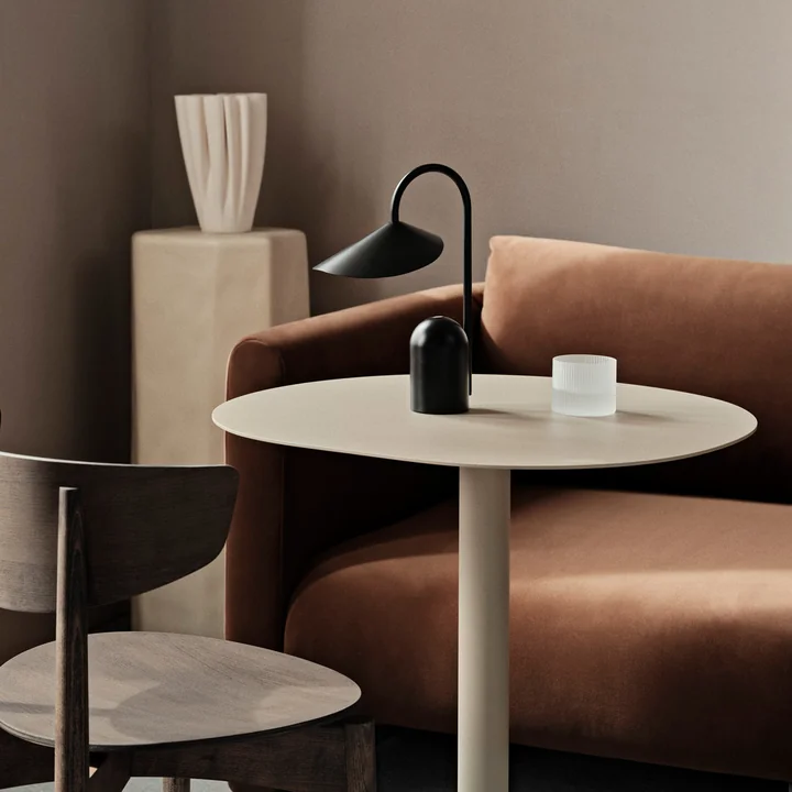 Arum Akku LED-Tischleuchte, schwarz von Ferm Living