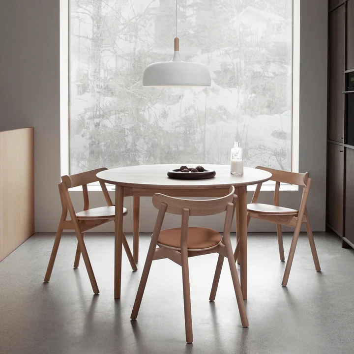 Northern - Acorn Pendelleuchte, weiß matt - Northern - Expand Esstisch Ø 120 cm, Eiche geölt