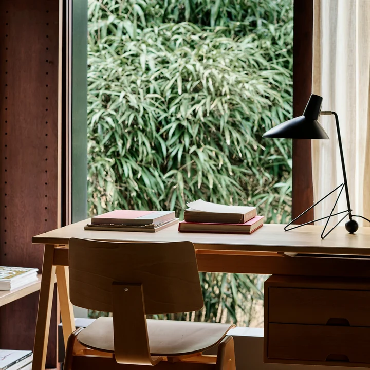 Tripod HM9 Tischleuchte von &Tradition