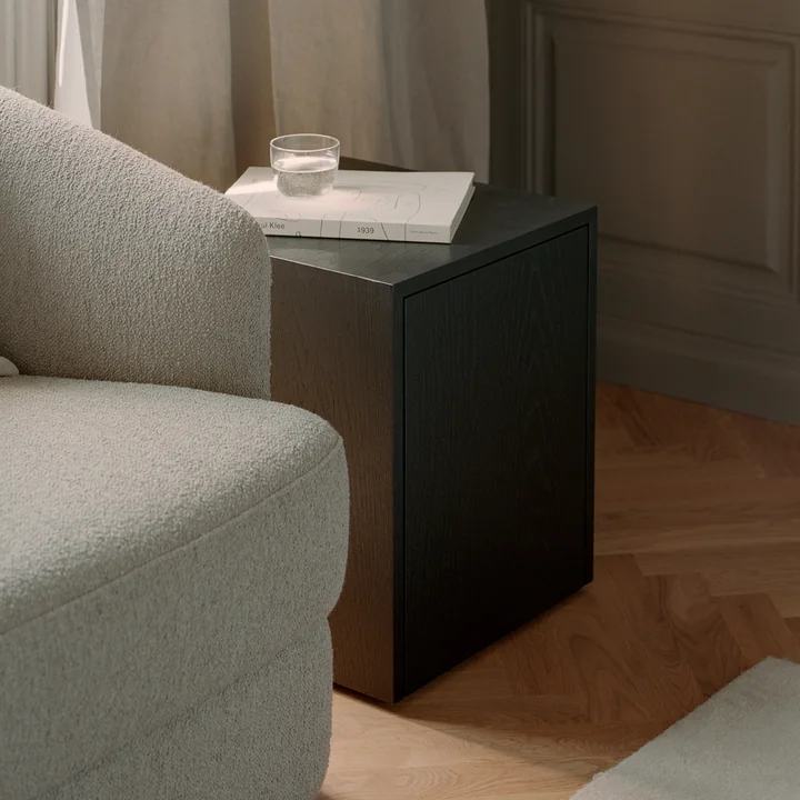 New Works - Mass Beistelltisch mit Schublade, eiche schwarz