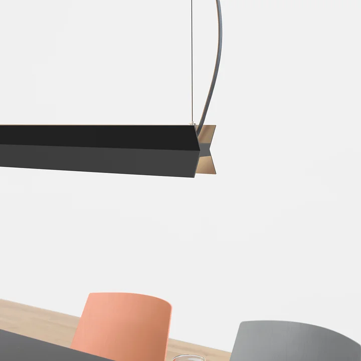 e15 - LT07 Span LED-Pendelleuchte 240 cm, schwarz