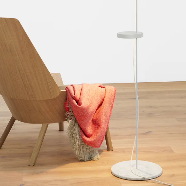 e15 - EC03 Eugene Sessel, Eiche klar lackiert