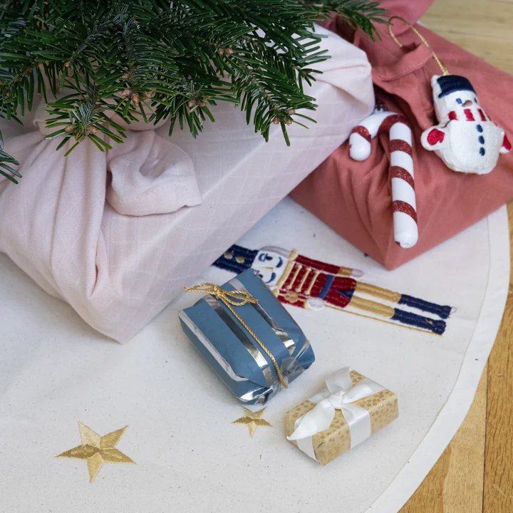 Weihnachtsbaumteppich, beige von Cam Cam Copenhagen