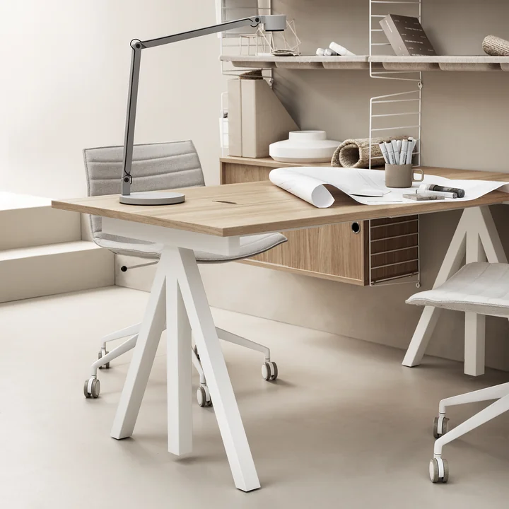 String - Works Schreibtisch