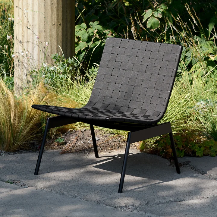 &Tradition - Ville AV44 Outdoor Lounge Chair, warm black