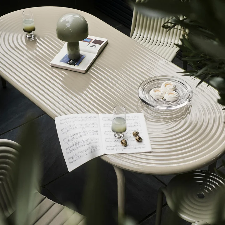 Tom Dixon - Groove Gartentisch, 186 x 86 cm, putty