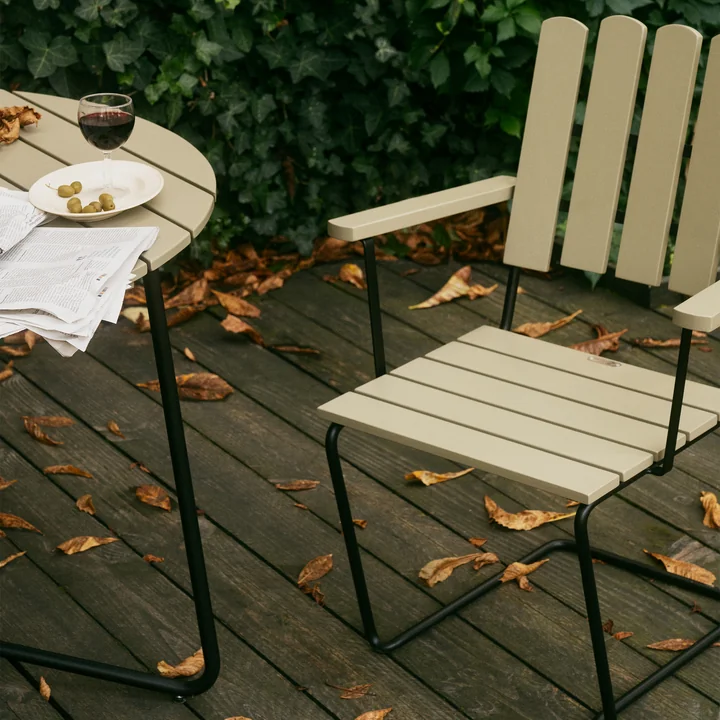 Grythyttan - A2 Gartenarmlehnstuhl, Eiche hellgrün lackiert / schwarz