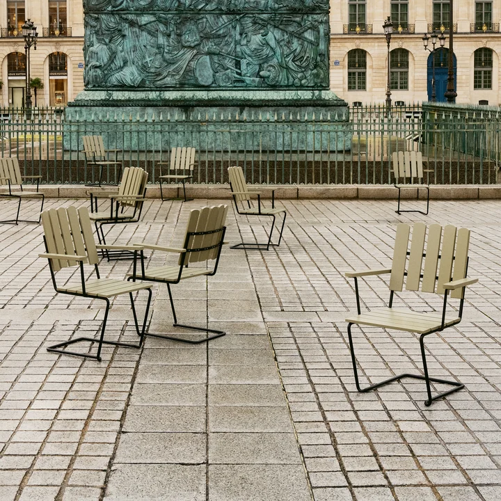 Grythyttan - A2 Gartenarmlehnstuhl, Eiche hellgrün lackiert / schwarz