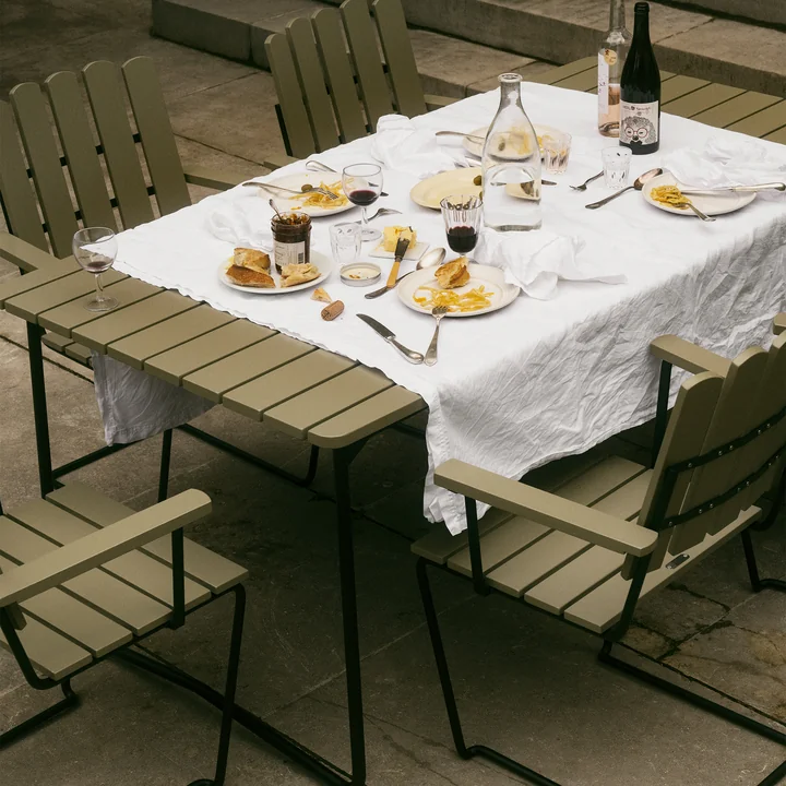 Grythyttan - A2 Gartenarmlehnstuhl, Eiche hellgrün lackiert / schwarz