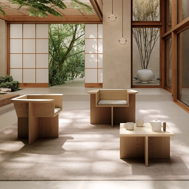 101 Copenhagen - Brutus Beistelltisch und Lounge Chair, Eiche, Maru Pendelleuchte