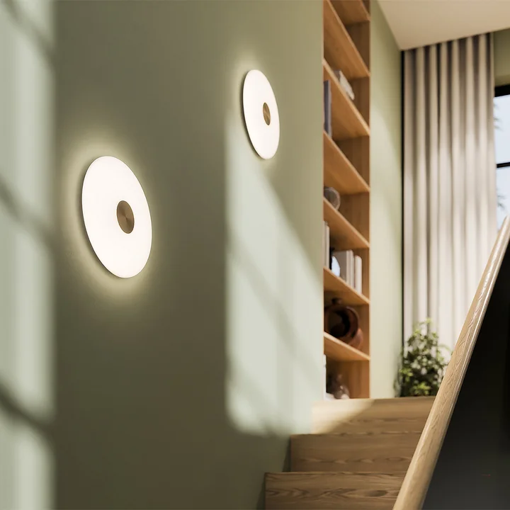 Northern - Glint LED Wandleuchte, large, opalweiß / Messing, Ø 36 cm