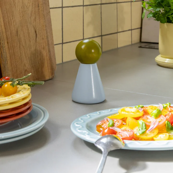 &klevering - Halma Salz- und Pfeffermühle, klein, blau / mehrfarbig