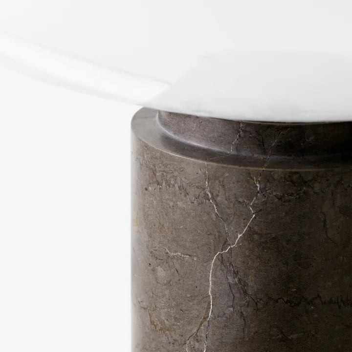 &Tradition - Mist AP17 Tischleuchte, matt weiß / grau (Grigio Caldo Marmor)