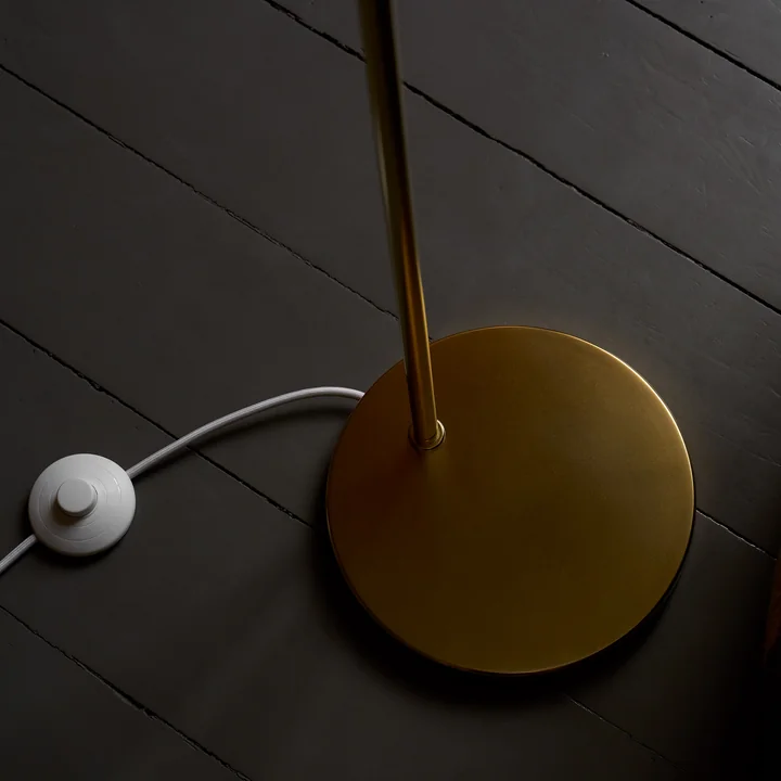 Louis Poulsen - VL Ring Crown Tischleuchte & Stehleuchte, messing / opal