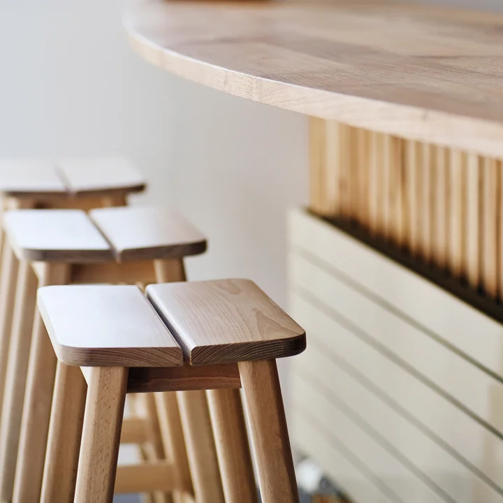 Form & Refine - Angle Barhocker H 65 cm, Eiche geölt