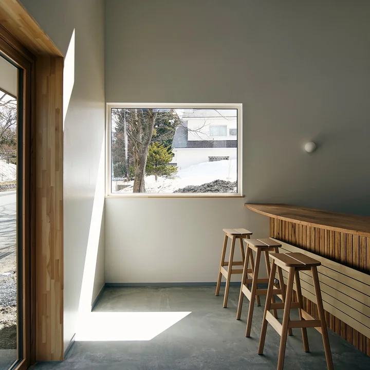 Form & Refine - Angle Barhocker H 65 cm, Eiche geölt