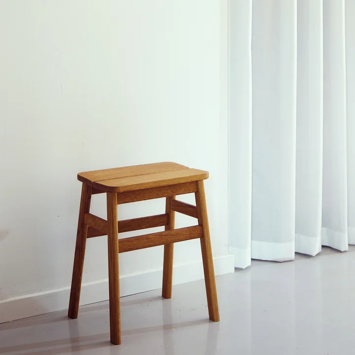 Form & Refine - Angle Standard Hocker, Eiche geölt