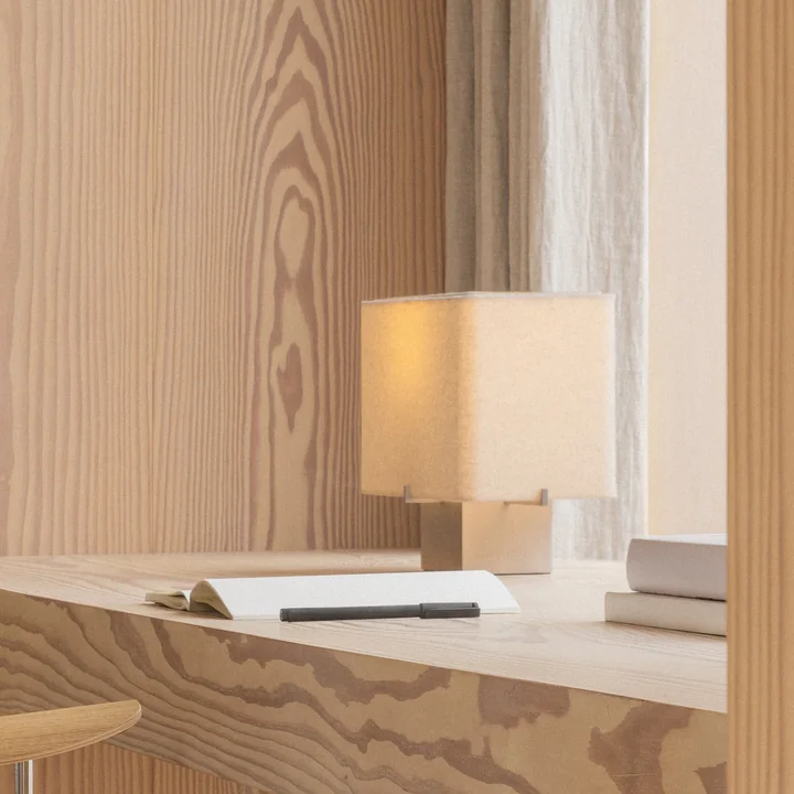 Audo - Nonna Tischleuchte, H 24, Aluminium