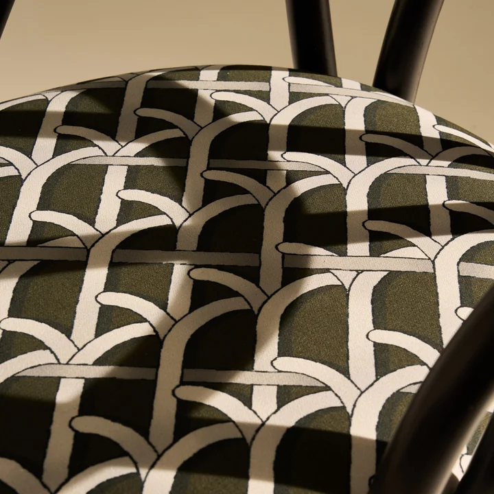 Gubi - Bistra Armlehnstuhl