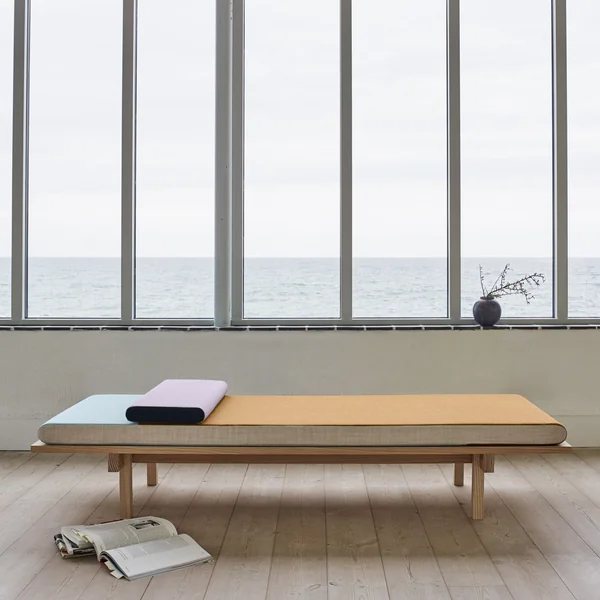 Das Skagerak - Reykjavik Daybed freistehend im Raum platziert