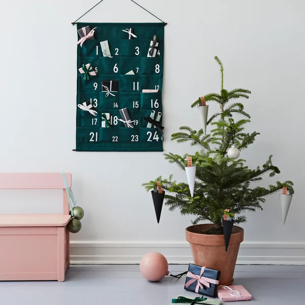 Adventskalender 24 Tage von Design Letters in grün