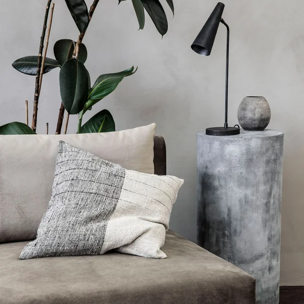 Dived Kissenbezug von House Doctor auf dem Sofa