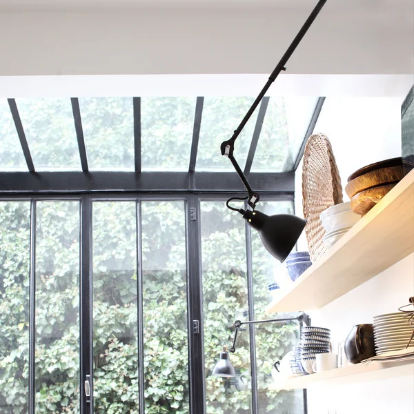 Lampe Gras No 302 Deckenleuchte von DCW mit Regal