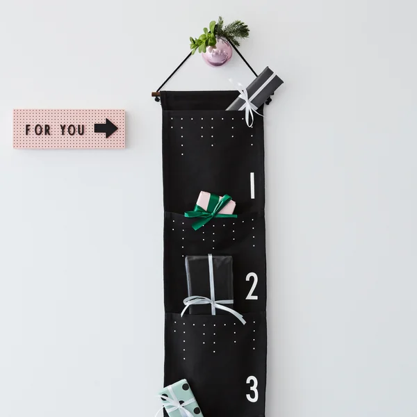 Weihnachtskalender von Design Letters in schwarz