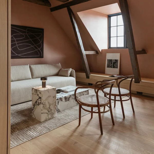 Menu - Plinth Beistelltisch, rose