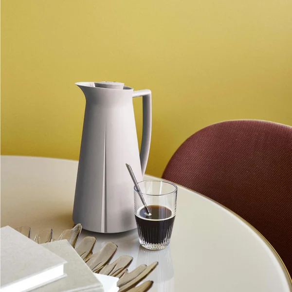 Isolierkanne für warme und kalte Getränke