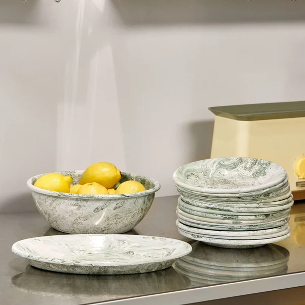 Pastell-Geschirr aus Emaille