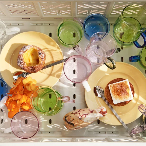 Filigranes Retro-Geschirr aus Glas