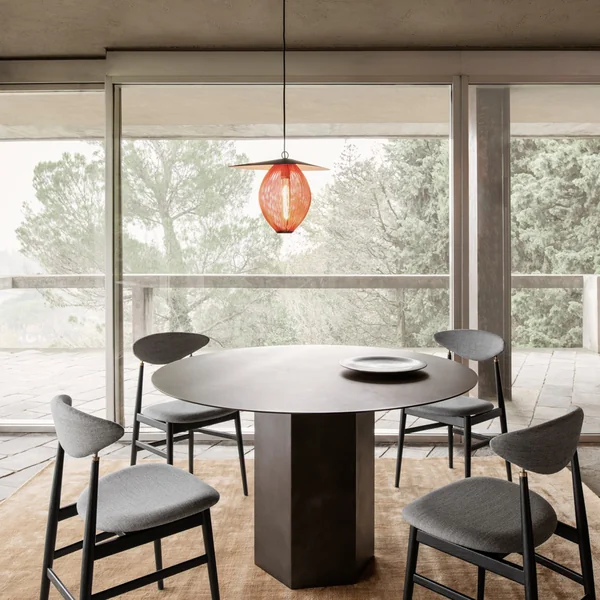 Epic Steel Esstisch von Gubi