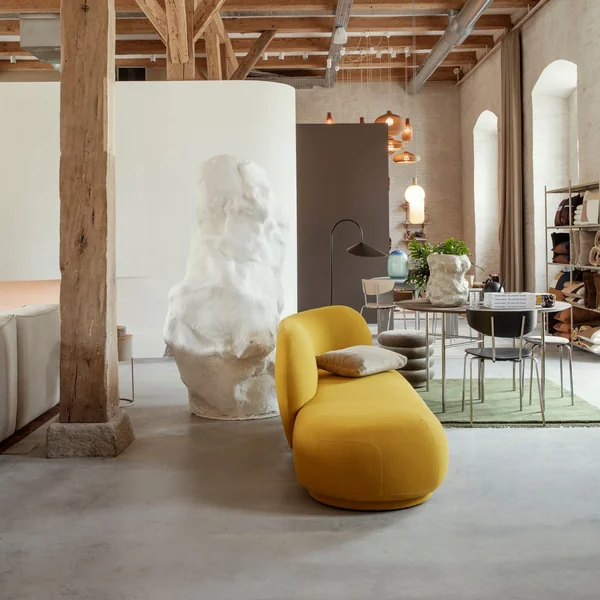 Ferm Living - Arum Stehleuchte, schwarz