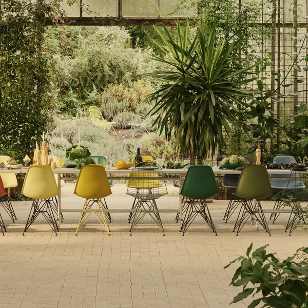 Vitra - Eames Plastic Side Chair