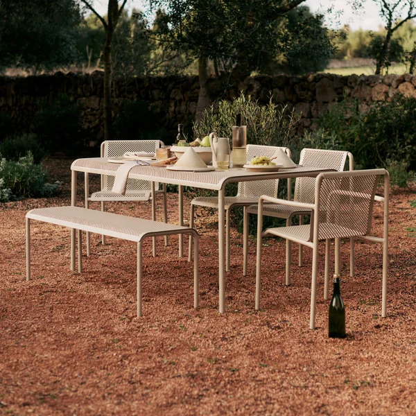 Strahlende Outdoor-Möbel