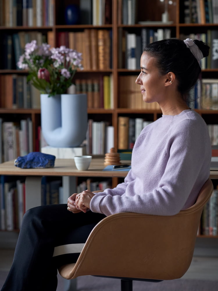 Muuto - Fiber Chair Swivel Base, schwarz/ocker